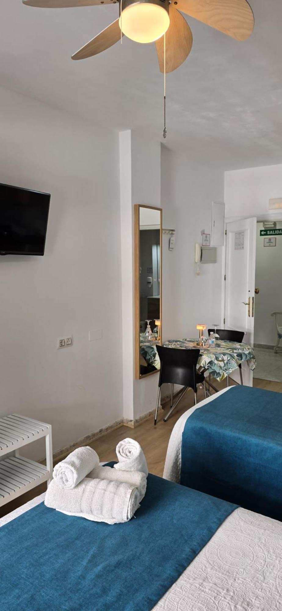 Candisol Cozy Inns Torremolinos Exterior foto